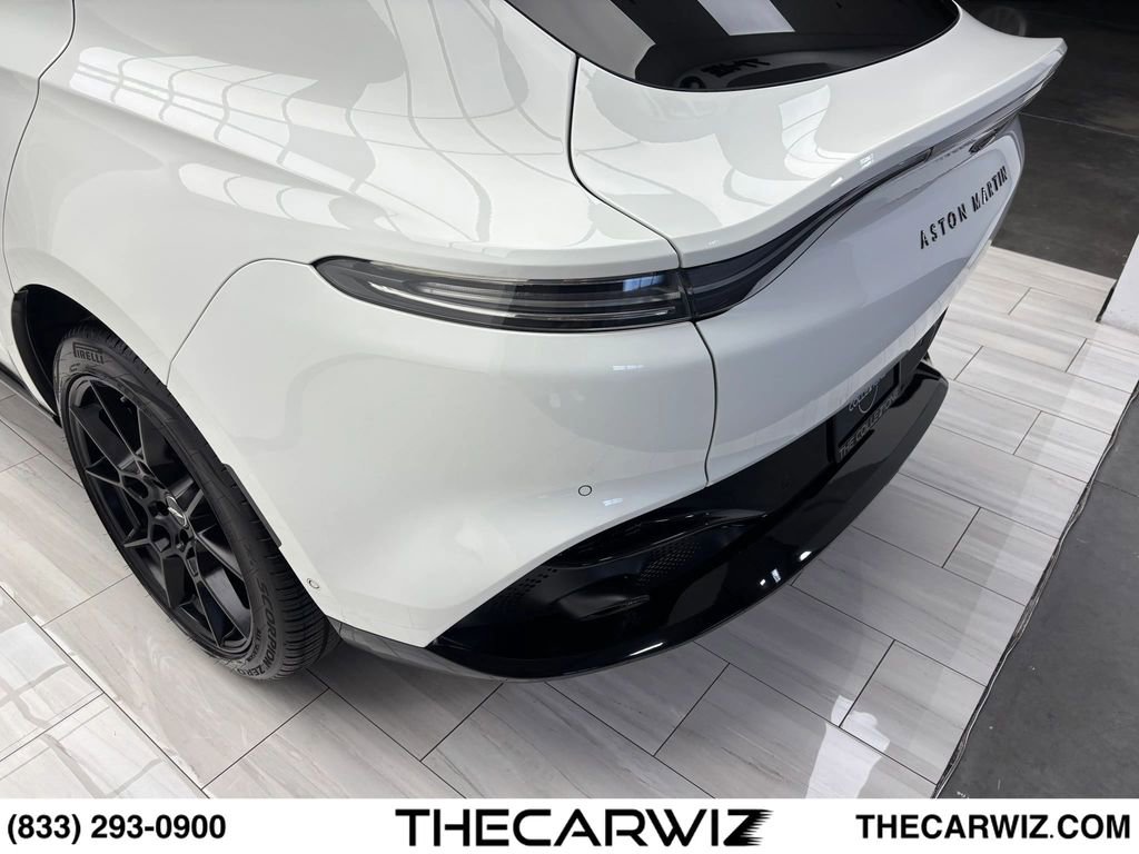 Used 2021 Aston Martin DBX AWD/4WD image 22