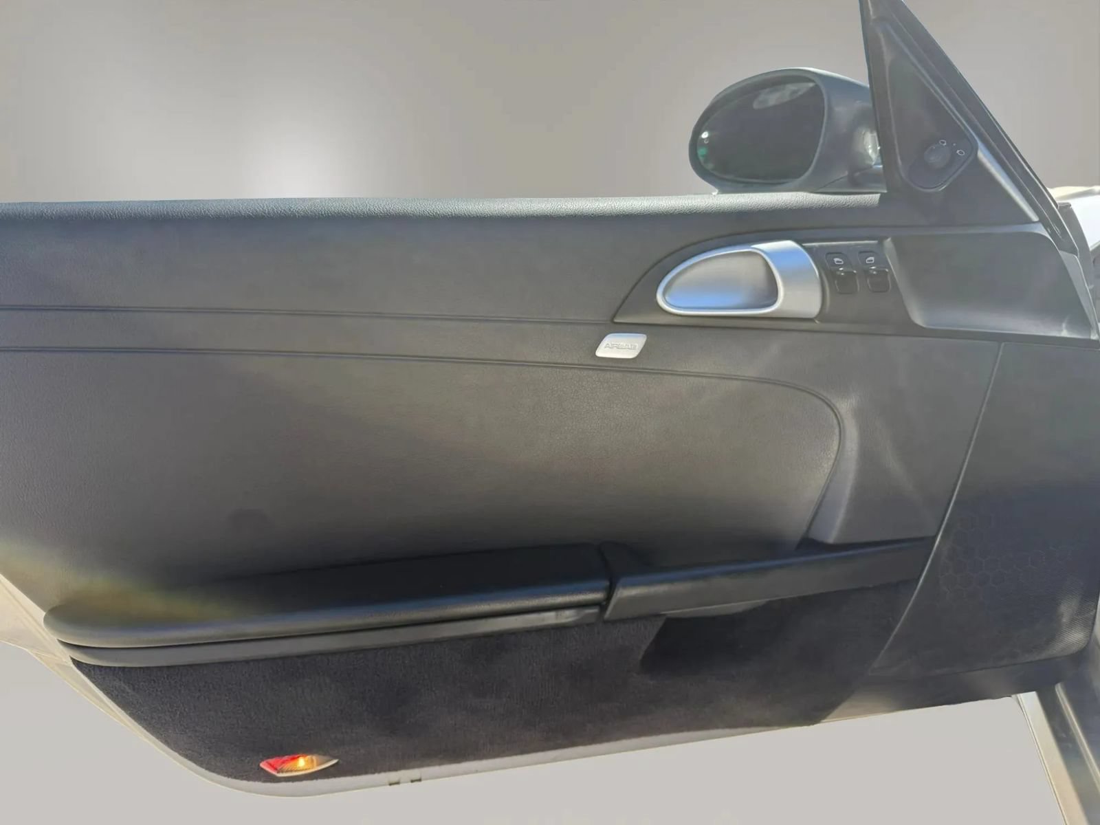 Used 2007 Porsche Cayman RWD image 12