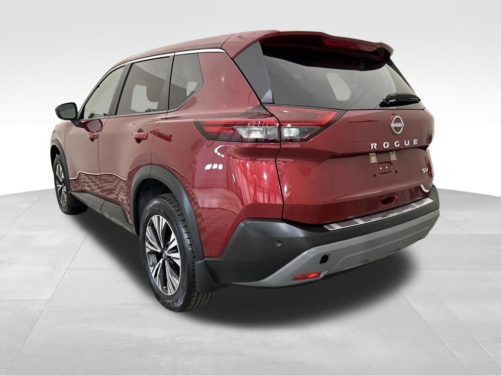 Used 2023 Nissan Rogue SV image 3