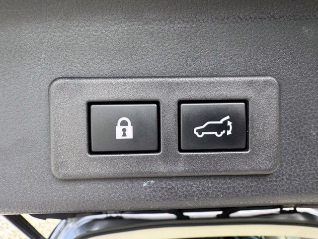 Used 2025 Subaru Ascent Premium AWD/4WD image 10