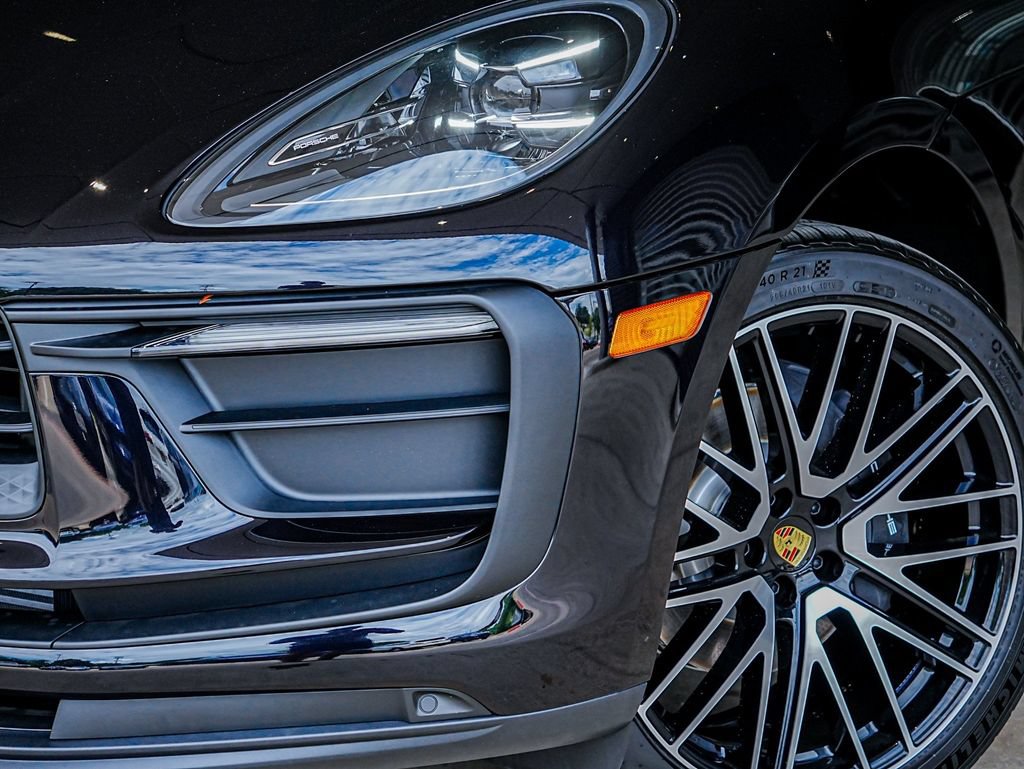 New 2026 Porsche Macan AWD/4WD image 7