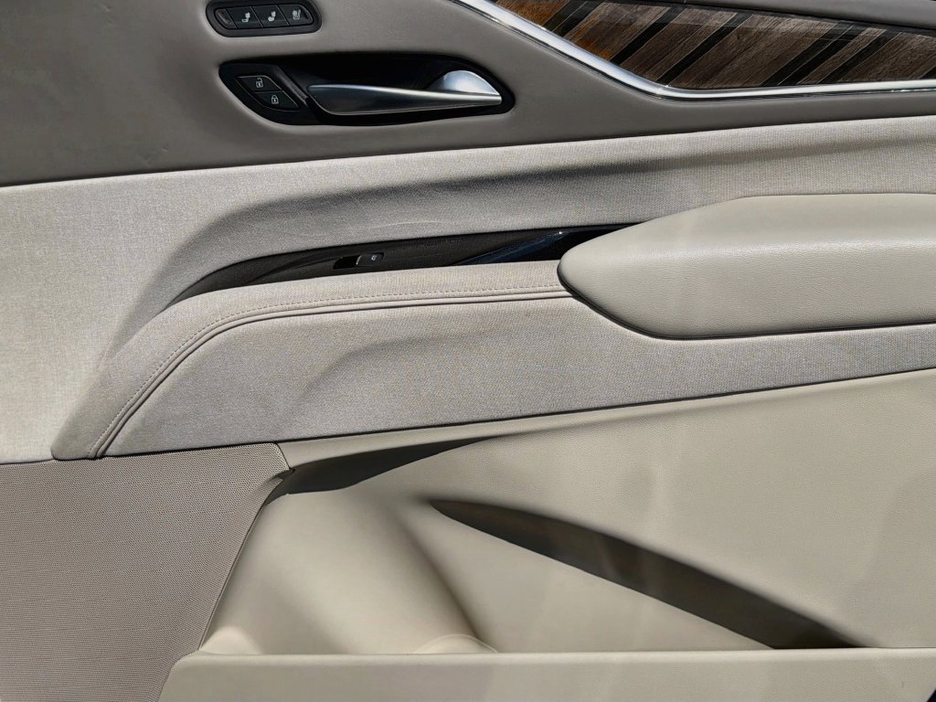 Used 2023 Cadillac Escalade Sport Platinum AWD/4WD image 33