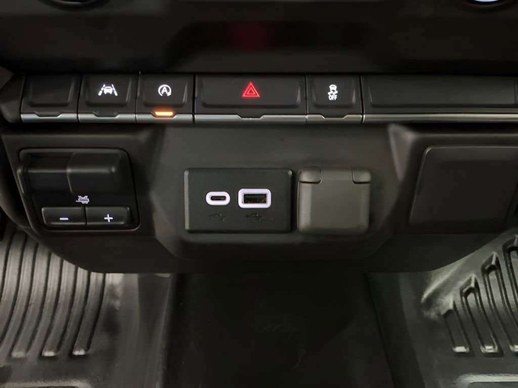 Used 2025 Chevrolet Silverado 1500 W/T w/ WT Value Package image 17