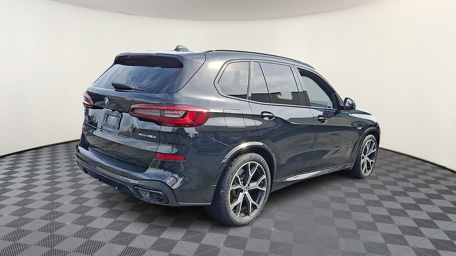 Used 2022 BMW X5 xDrive45e w/ M Sport Package AWD/4WD image 8