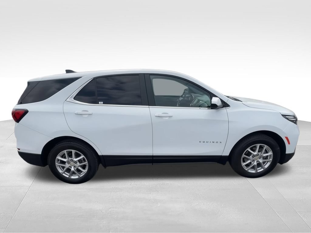 Used 2024 Chevrolet Equinox LT w/ Driver Convenience Package AWD/4WD image 9