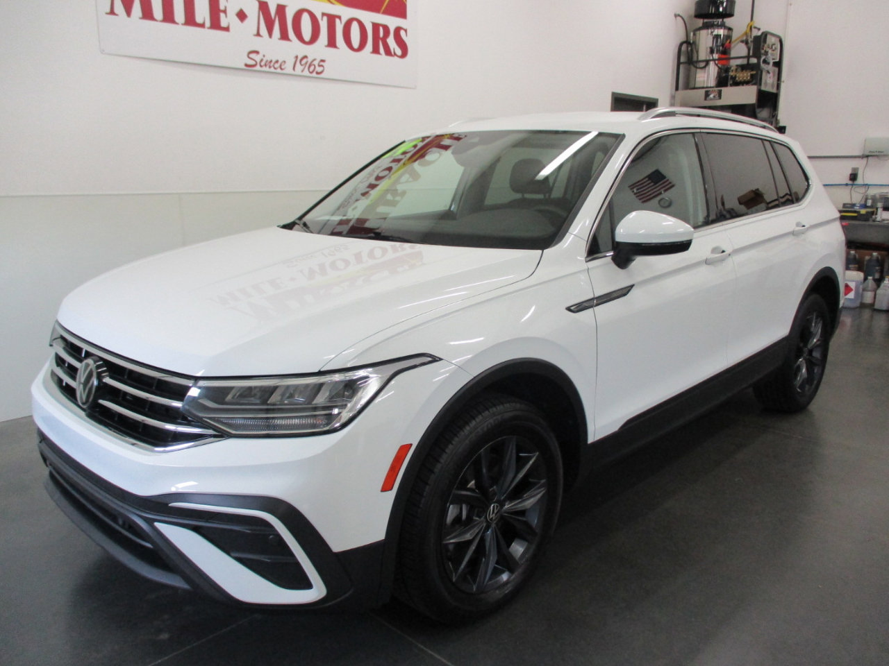 Used 2024 Volkswagen Tiguan SE image 3