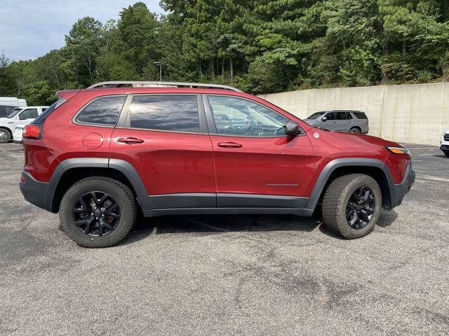 Used 2017 Jeep Cherokee Trailhawk AWD/4WD image 2