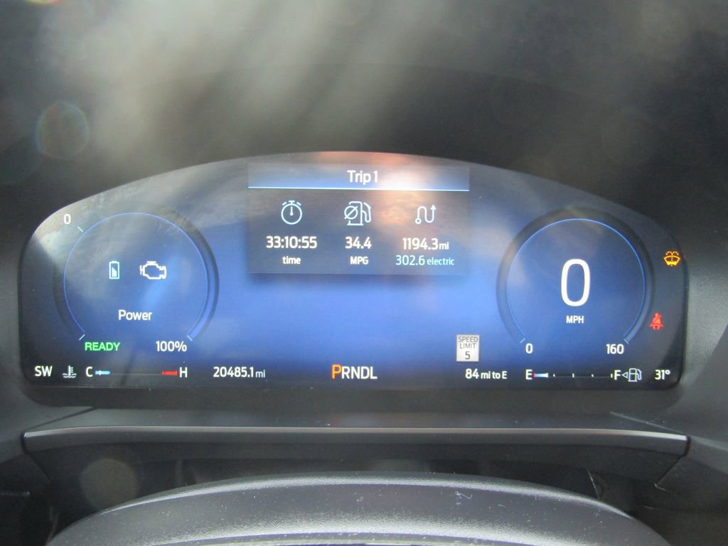 Used 2025 Ford Escape Platinum w/ Class II Trailer Tow Package image 15
