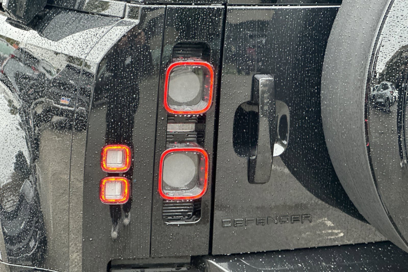 Used 2020 Land Rover Defender 110 X image 28