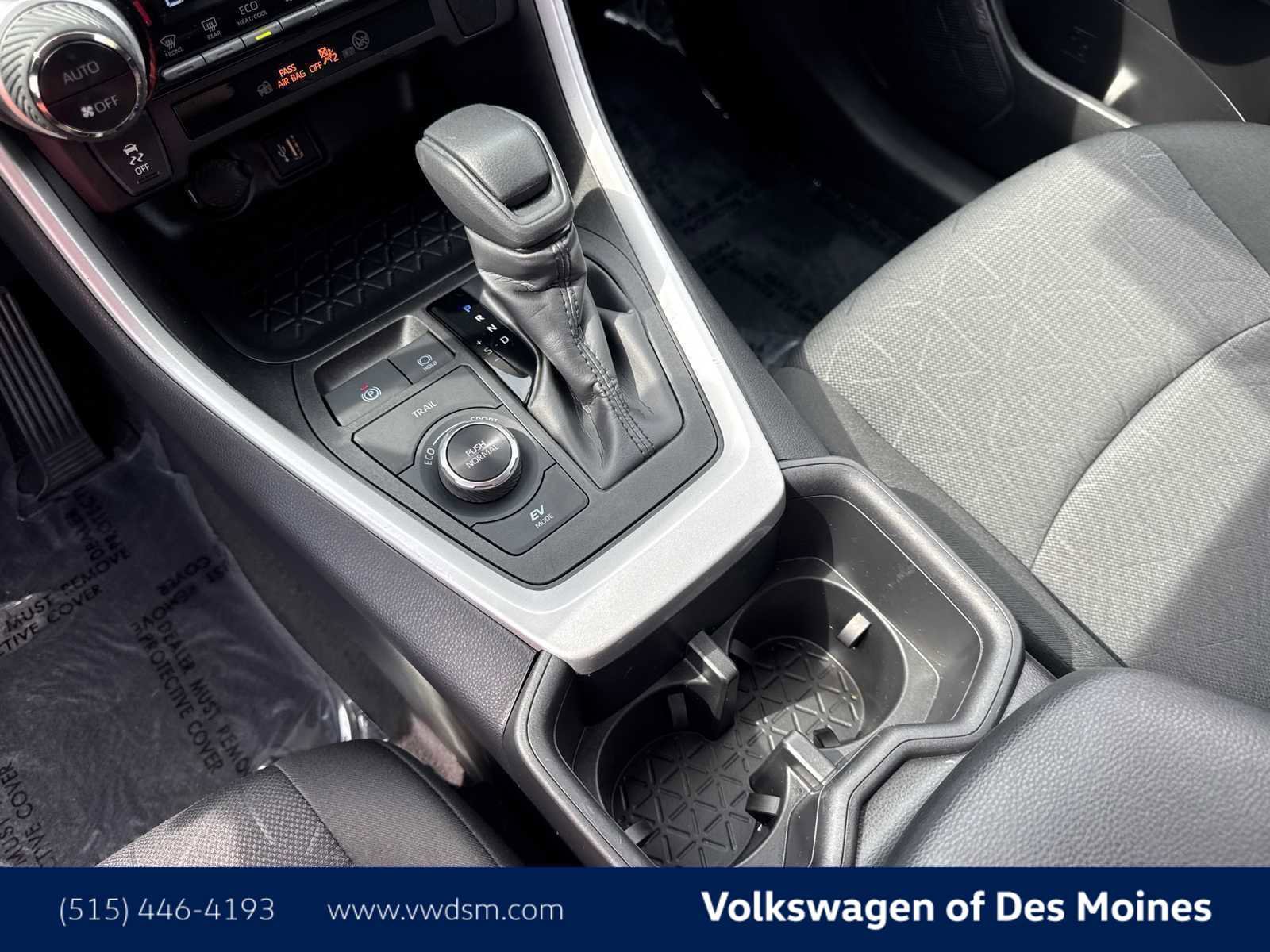 Used 2025 Toyota RAV4 XLE image 16