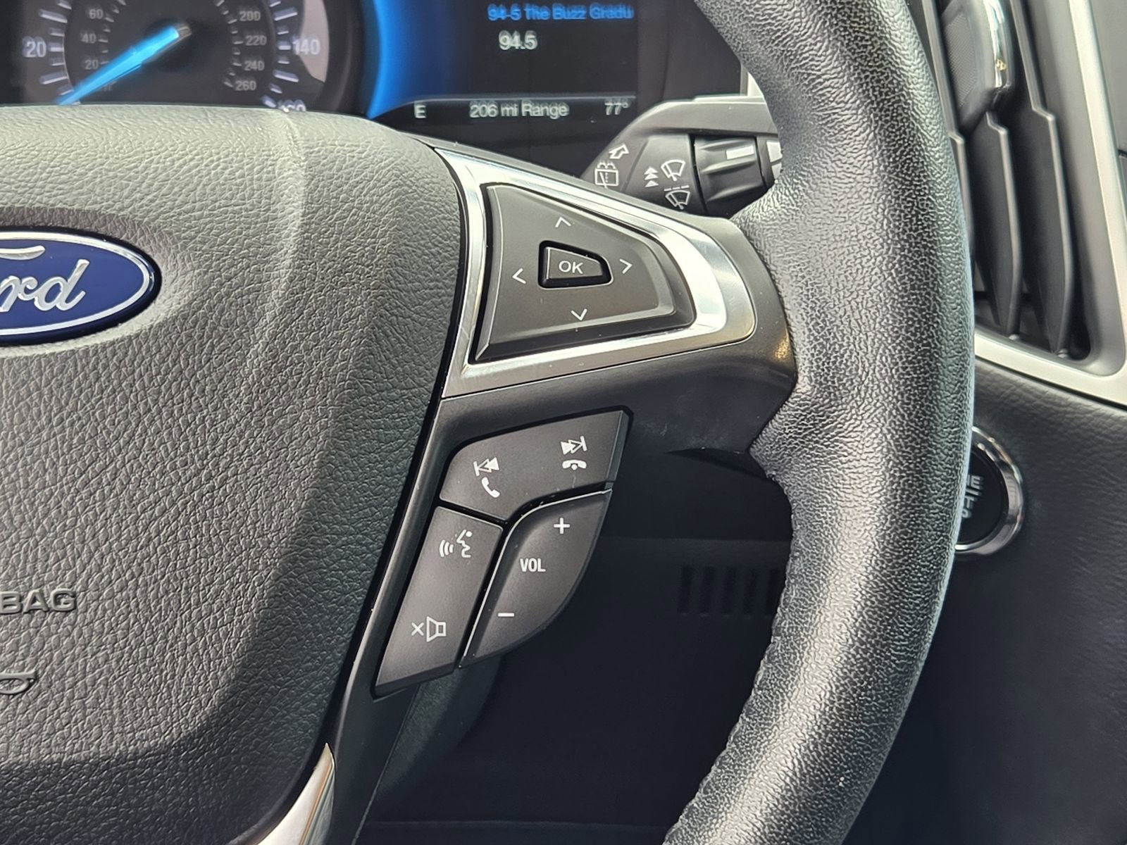 Used 2021 Ford Edge SEL w/ Convenience Package image 27