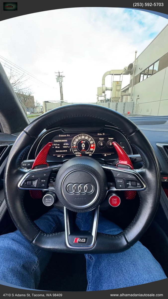 Used 2017 Audi R8 V10 w/ Carbon Exterior Package image 29