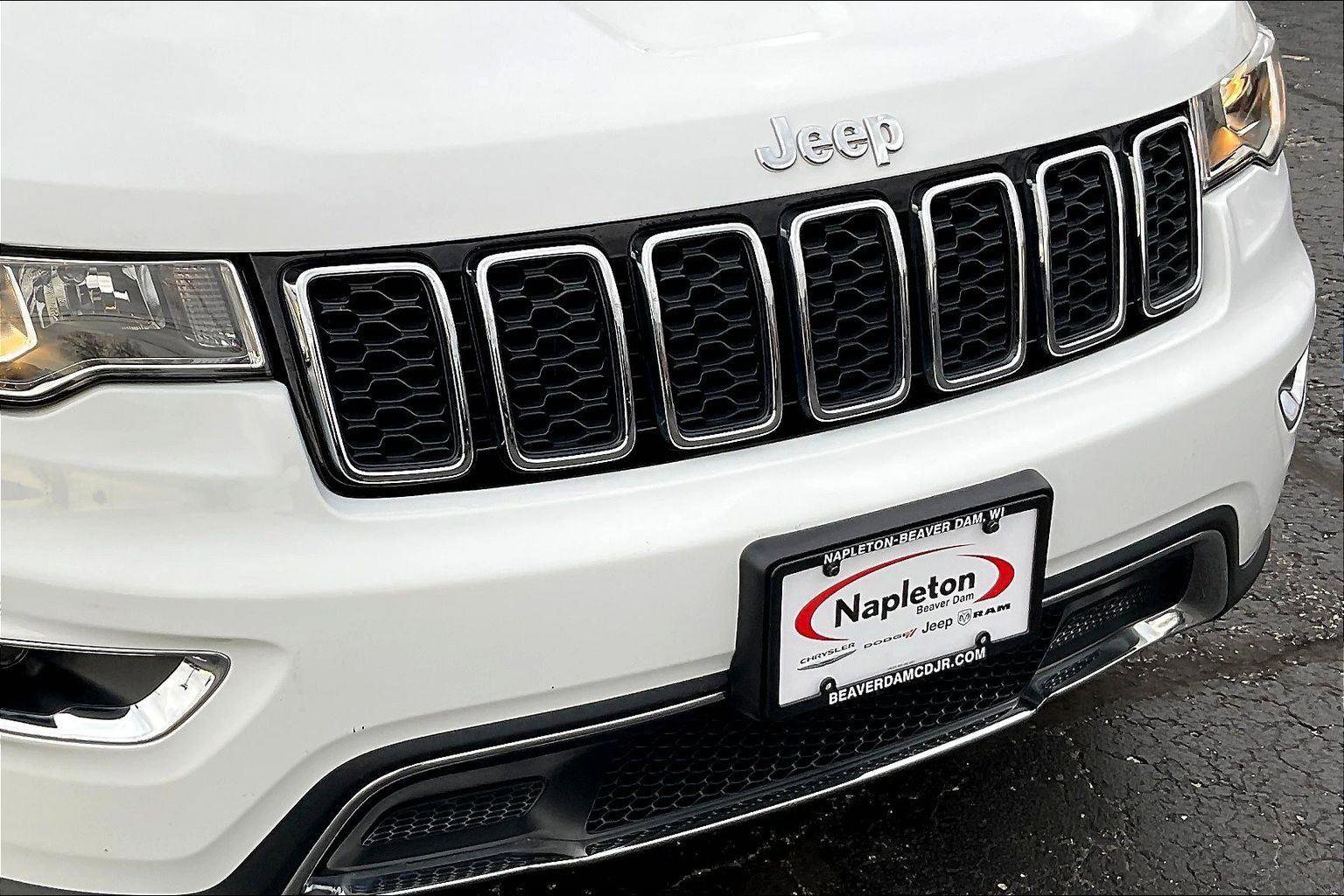 Used 2020 Jeep Grand Cherokee Limited image 28