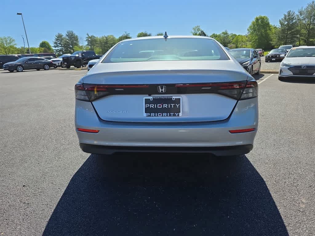 Used 2023 Honda Accord EX image 9