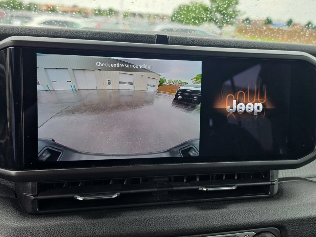 Used 2026 Jeep Gladiator Sport AWD/4WD image 17