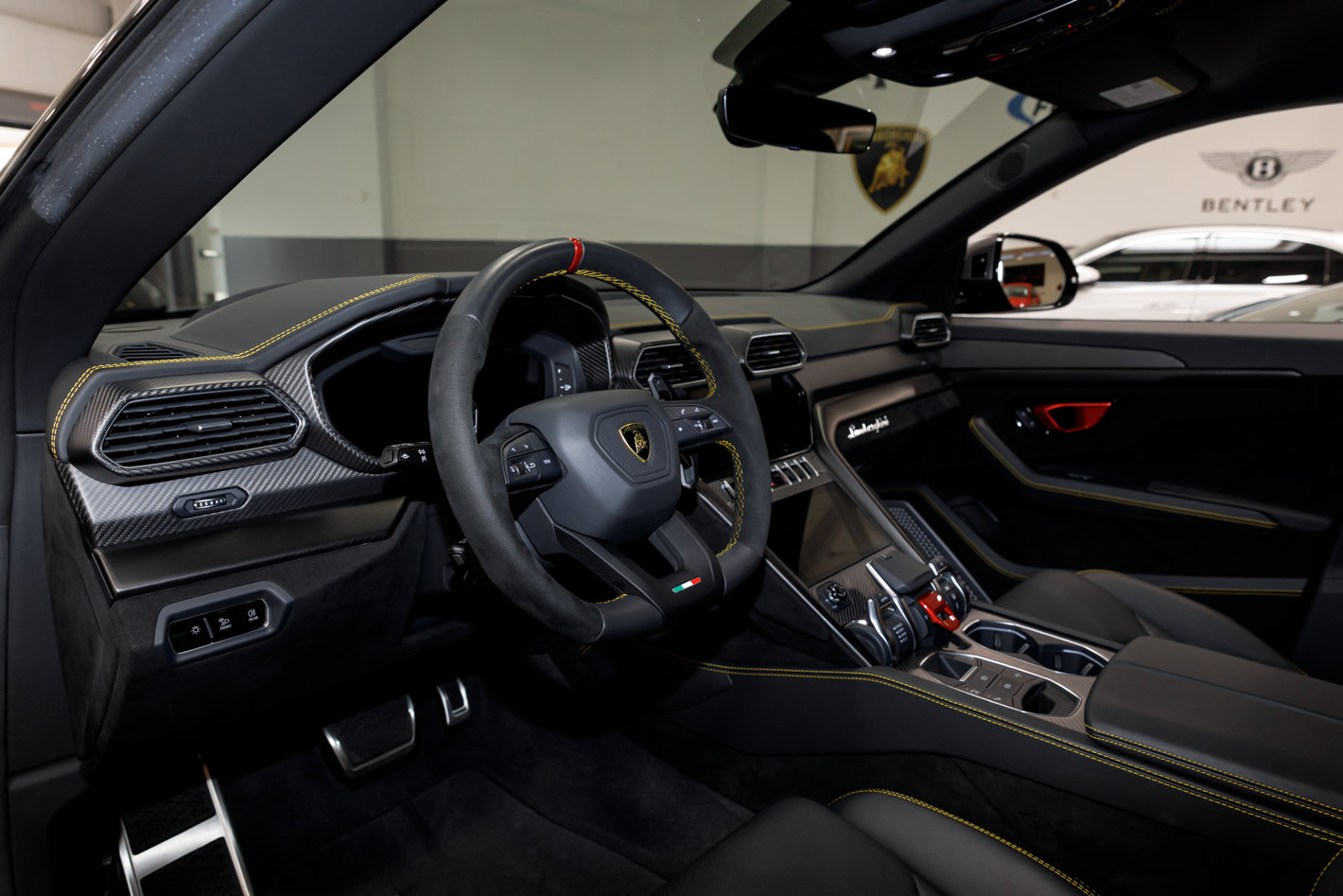 Used 2024 Lamborghini Urus Performante AWD/4WD image 51