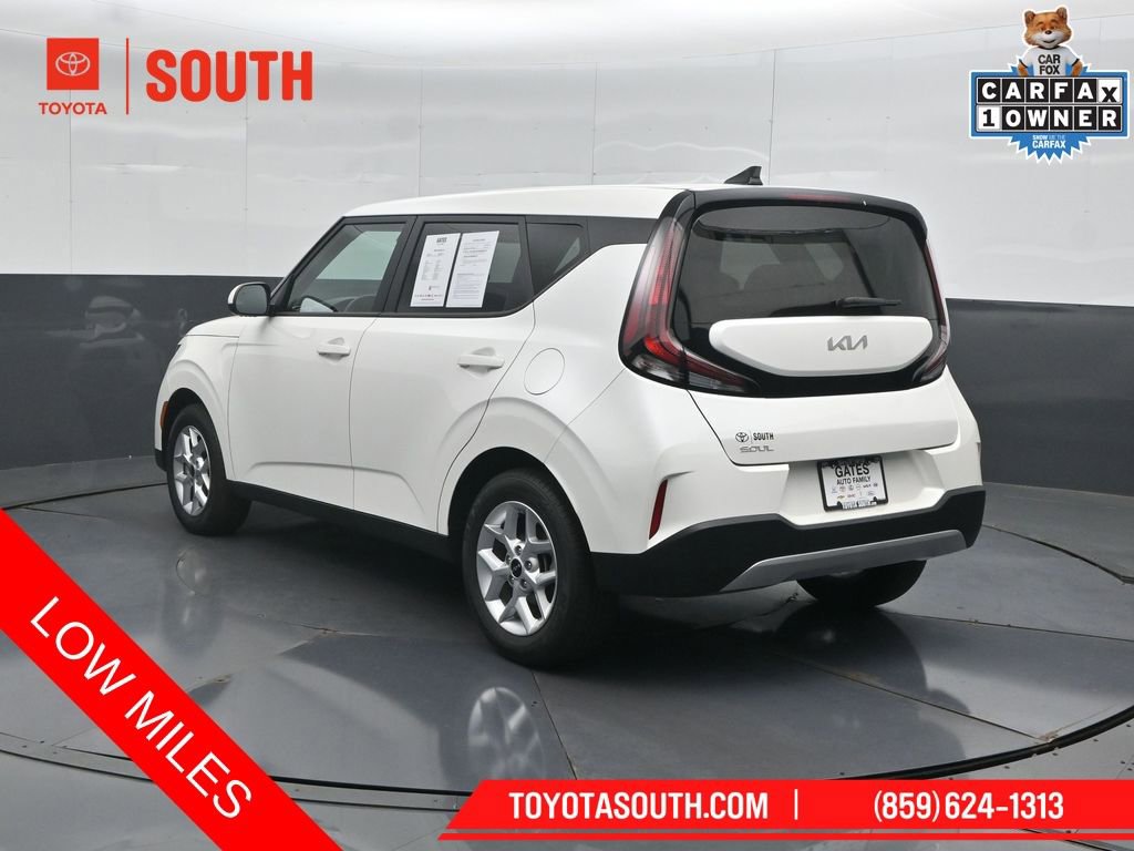 Used 2025 Kia Soul LX w/ LX Technology Package FWD image 8