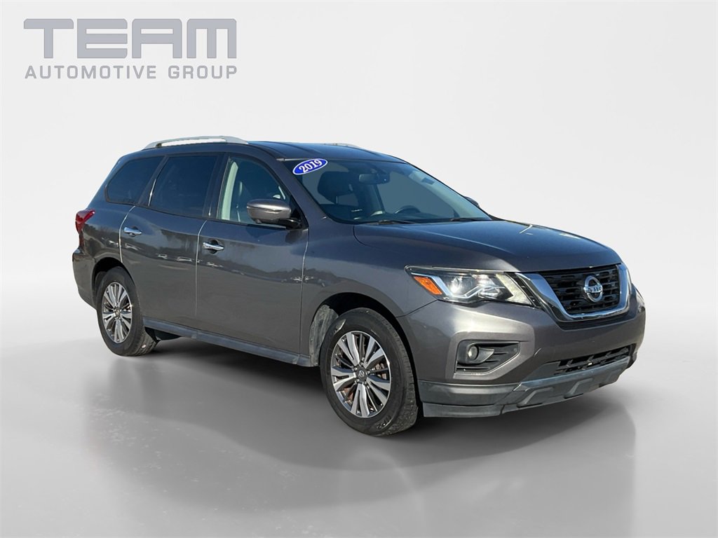 Used 2018 Nissan Pathfinder SL image 1
