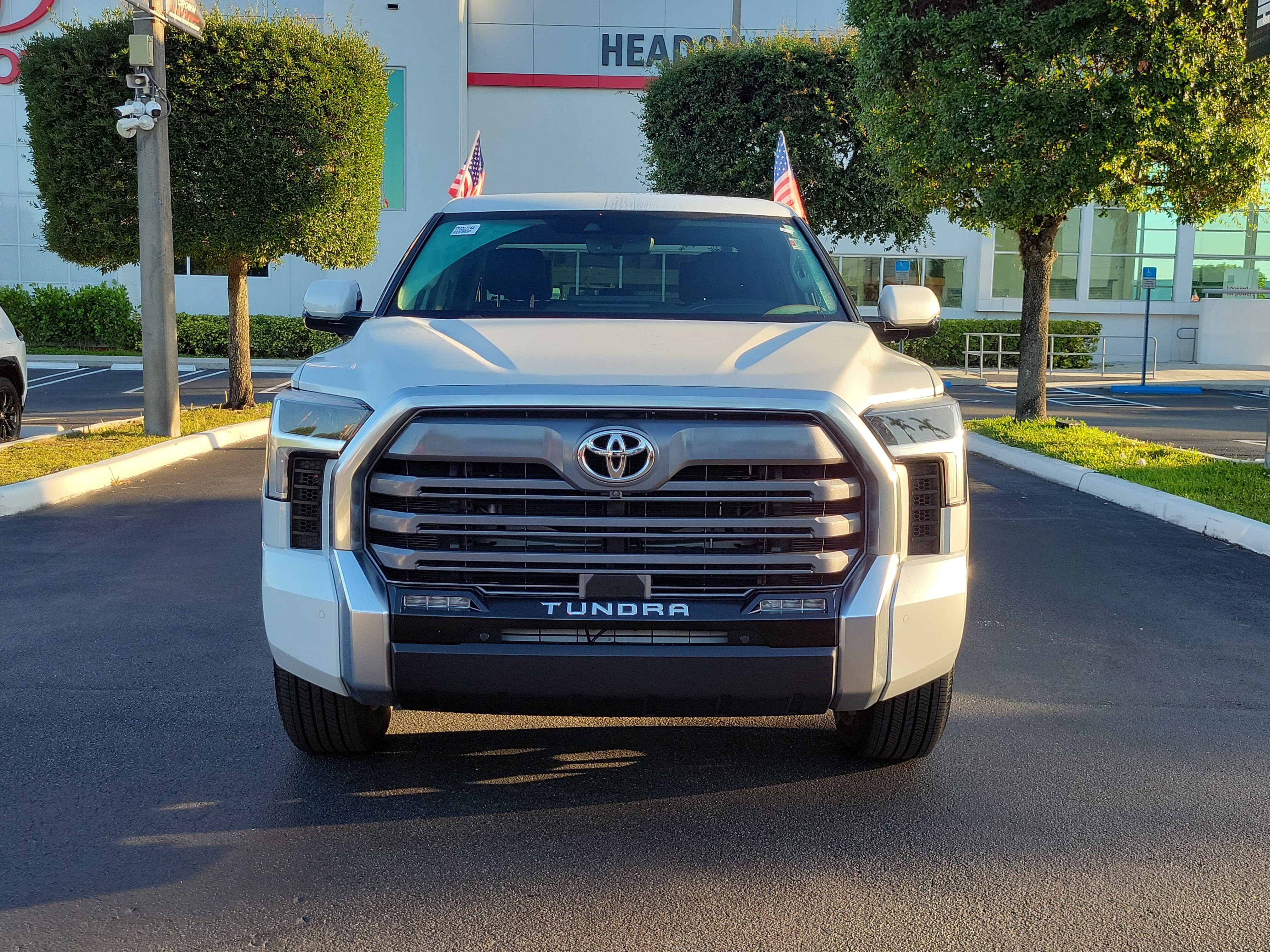 Used 2023 Toyota Tundra Limited AWD/4WD image 4