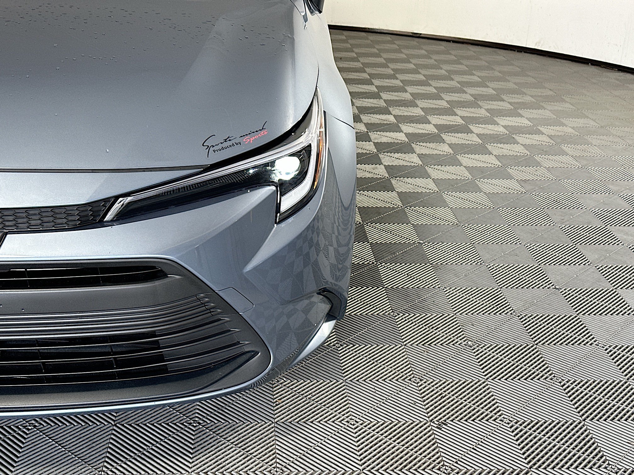 Used 2025 Toyota Corolla LE w/ LE Premium Package FWD image 9