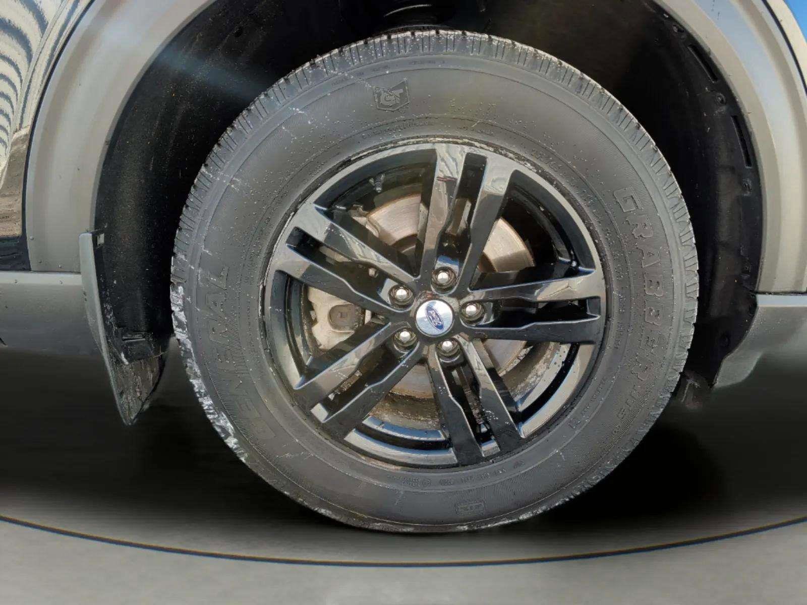 Used 2020 Ford Explorer XLT w/ Comfort Package image 22