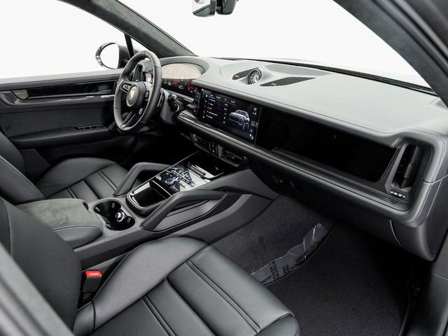 New 2026 Porsche Cayenne GTS image 22