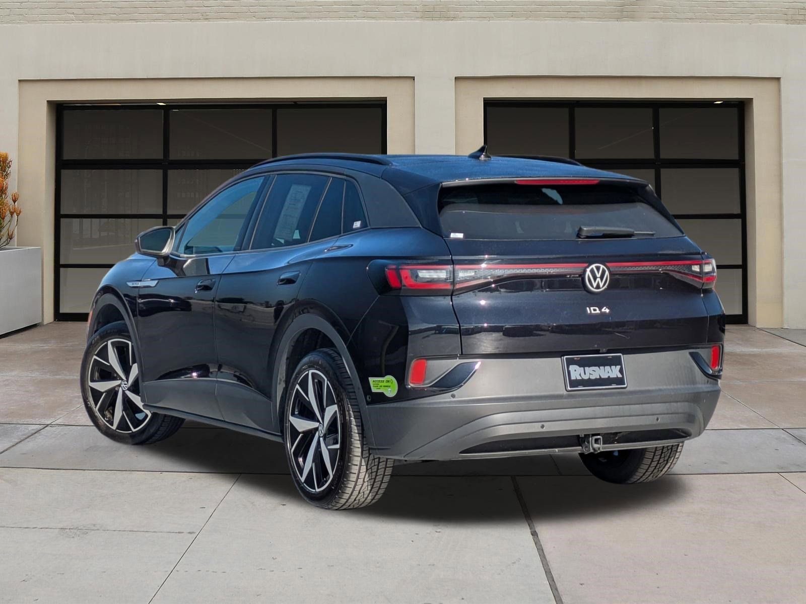 Used 2023 Volkswagen ID.4 Pro S image 2
