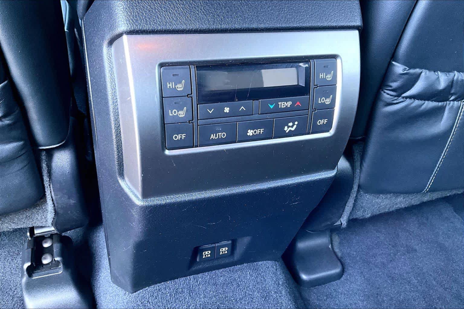 Used 2023 Lexus GX 460 Luxury w/ Accessory Package AWD/4WD image 32