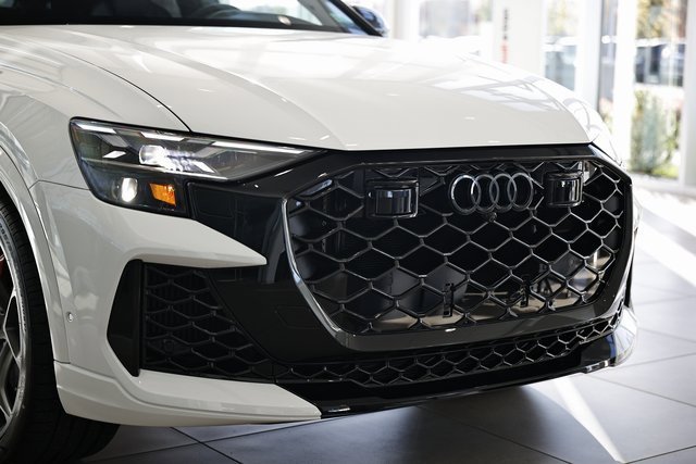 New 2026 Audi RS Q8 performance image 2