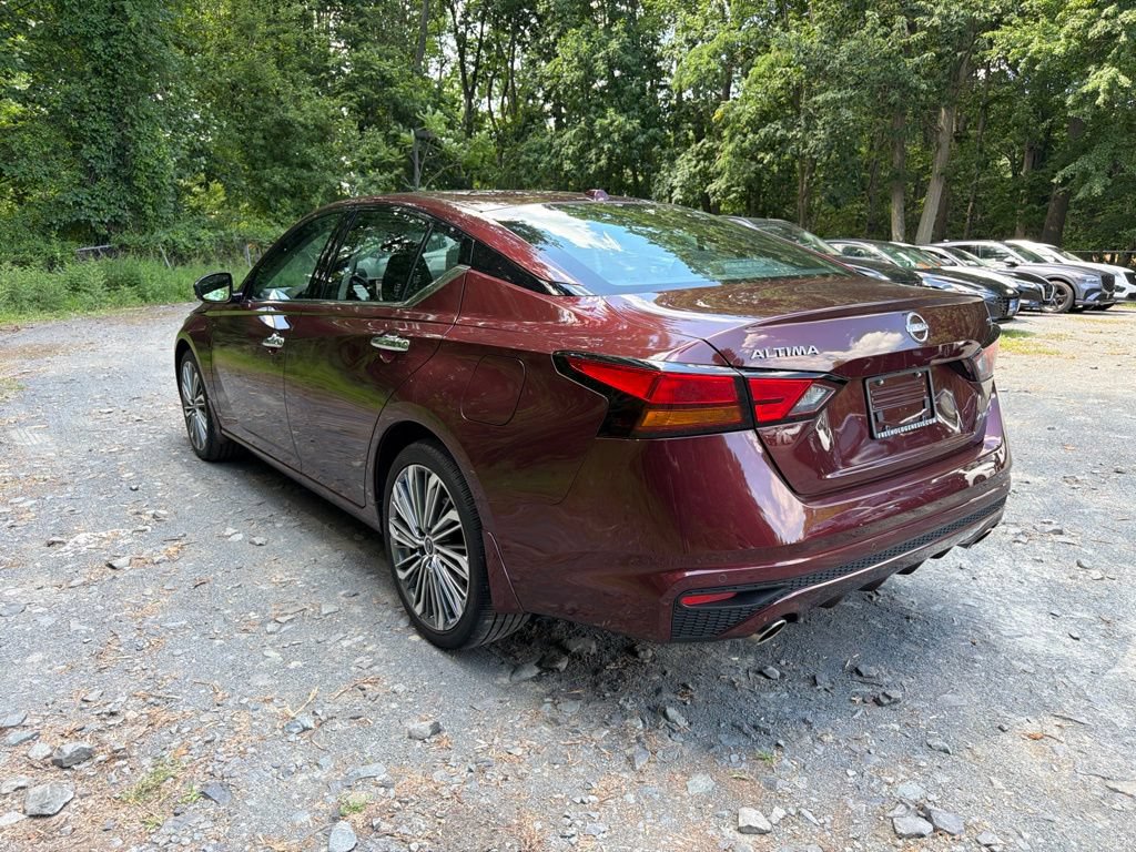 Used 2024 Nissan Altima 2.5 SL AWD/4WD image 4