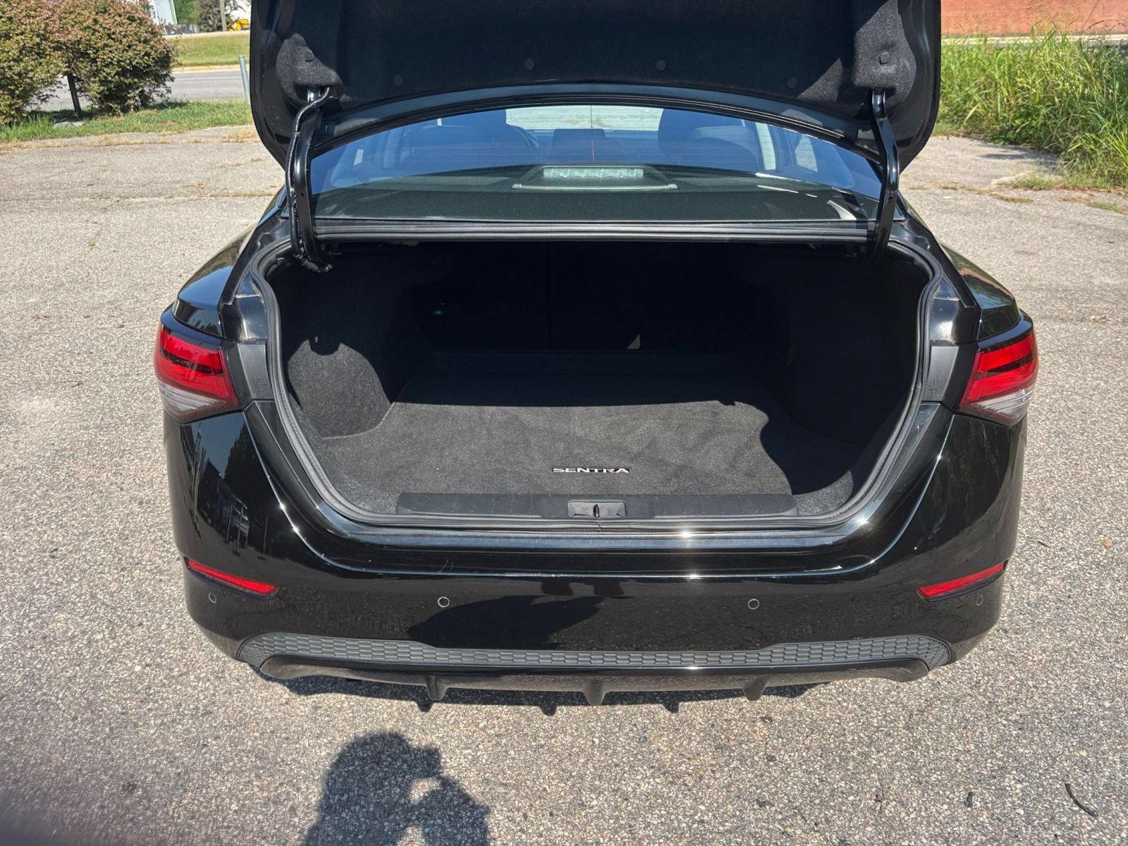 Used 2025 Nissan Sentra SV FWD image 28