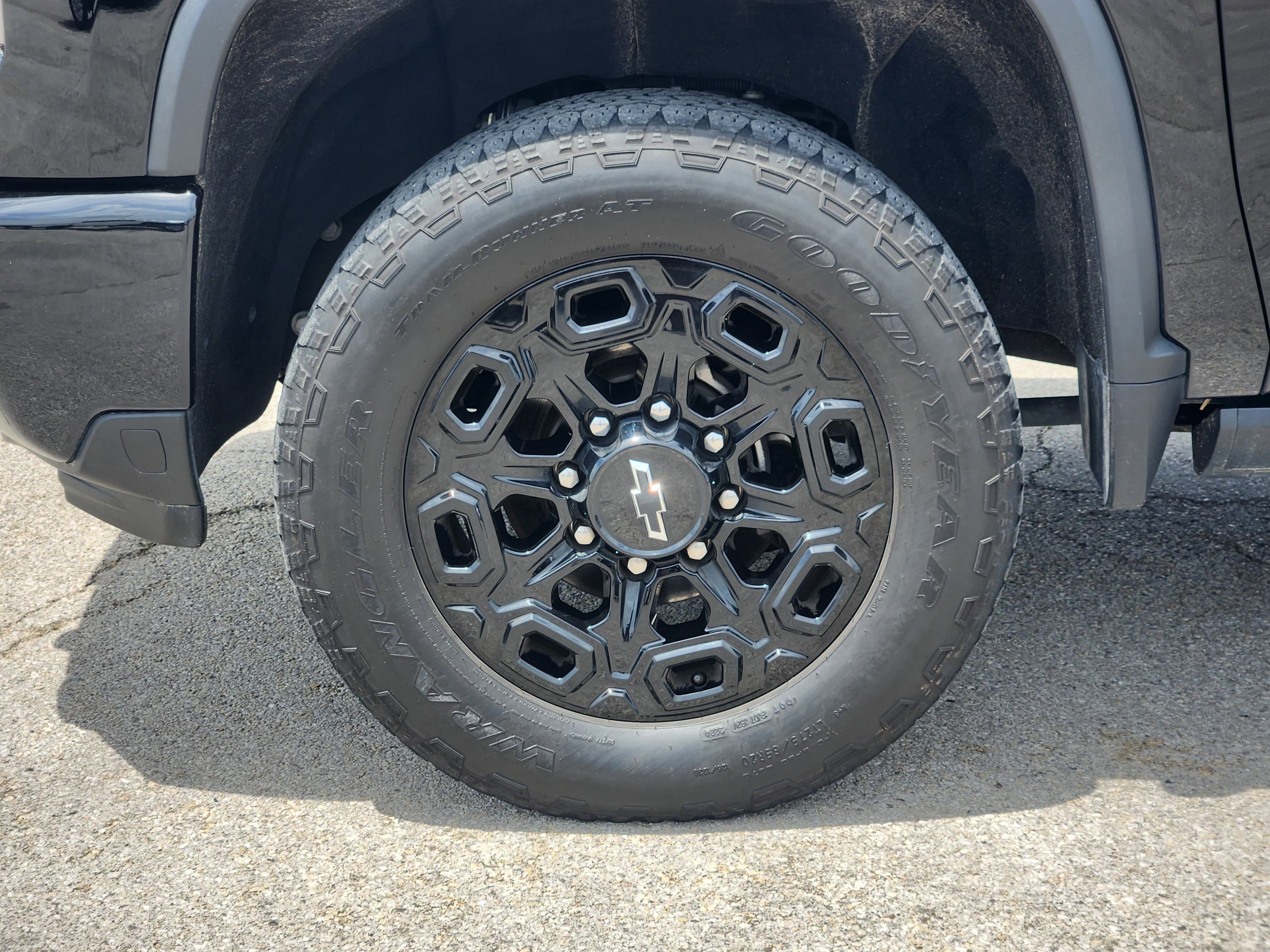Used 2024 Chevrolet Silverado 2500 LTZ w/ LTZ Plus Package AWD/4WD image 10