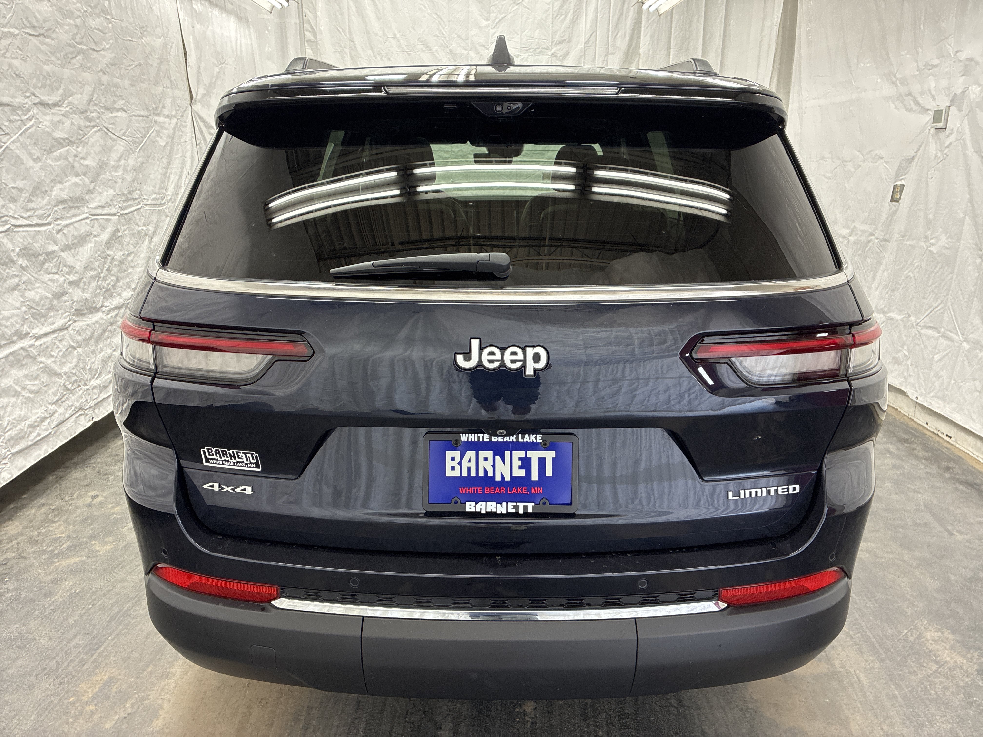 Certified 2024 Jeep Grand Cherokee L Limited w/ Luxury Tech Group II AWD/4WD image 9