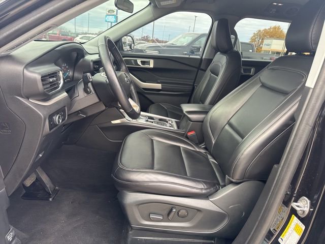 Certified 2023 Ford Explorer XLT w/ Equipment Group 202A image 9