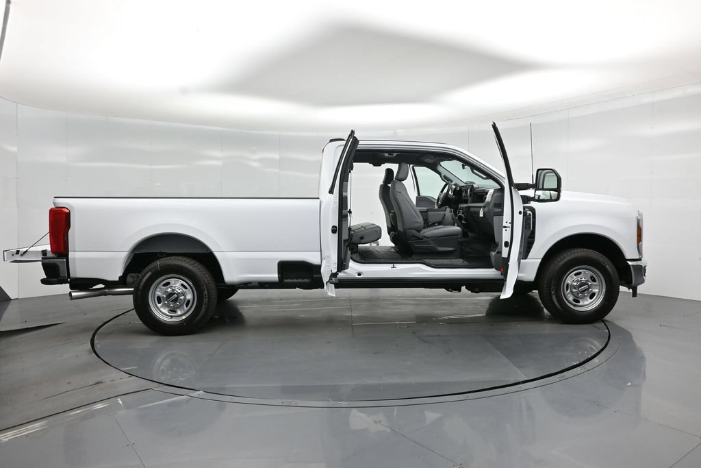 New 2026 Ford F250 XL w/ XL Chrome Package RWD image 4