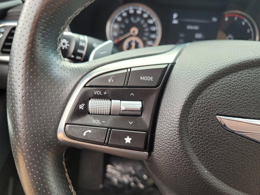 Used 2022 Genesis G70 2.0T image 30