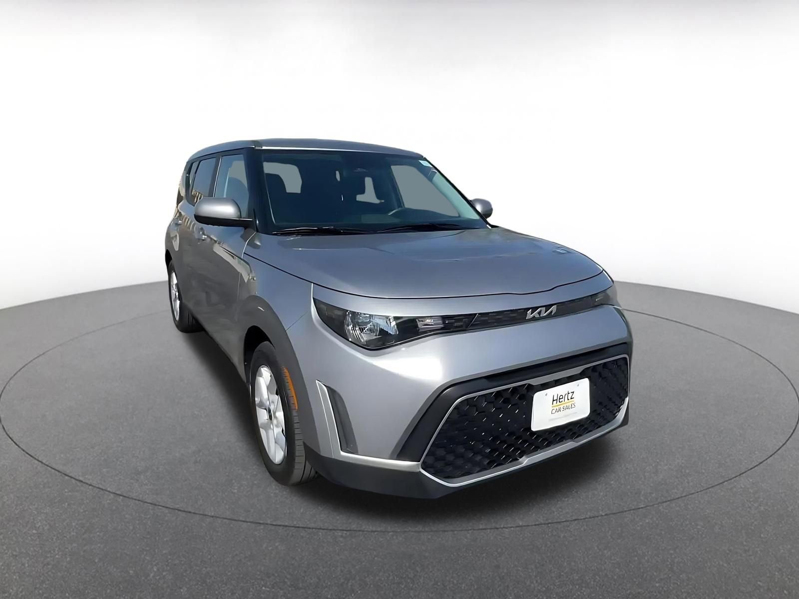 Used 2025 Kia Soul LX w/ LX Technology Package image 3