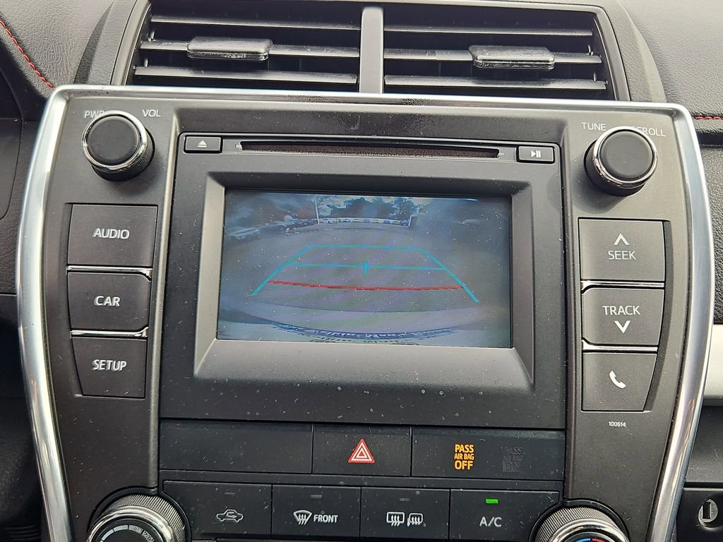 Used 2017 Toyota Camry SE image 16