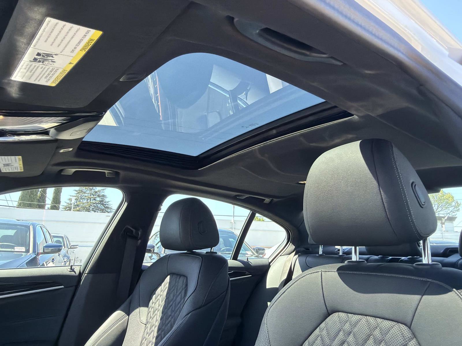 Used 2023 BMW 530e w/ Convenience Package image 24