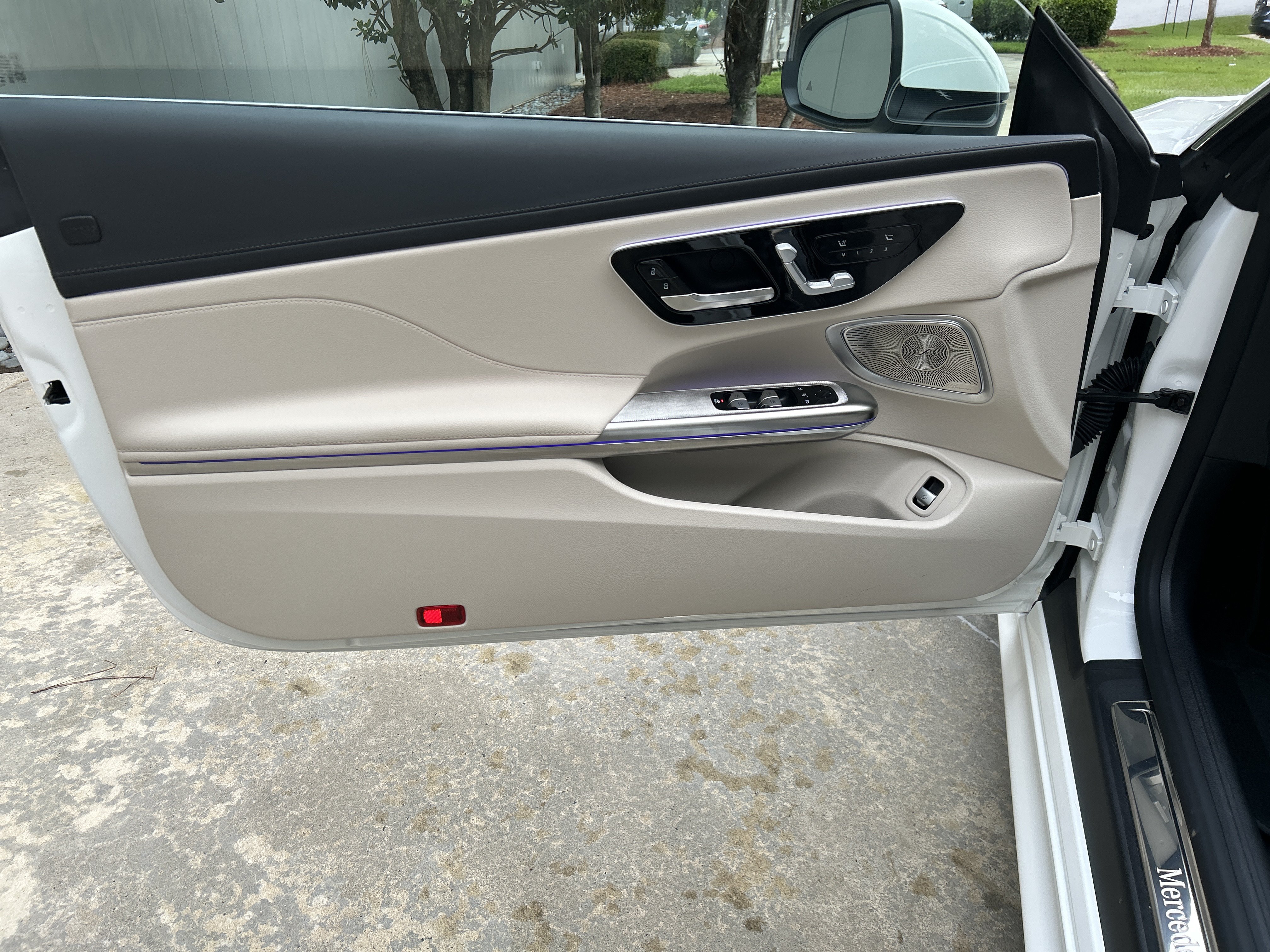 Certified 2025 Mercedes-Benz CLE 300 4MATIC Cabriolet image 28