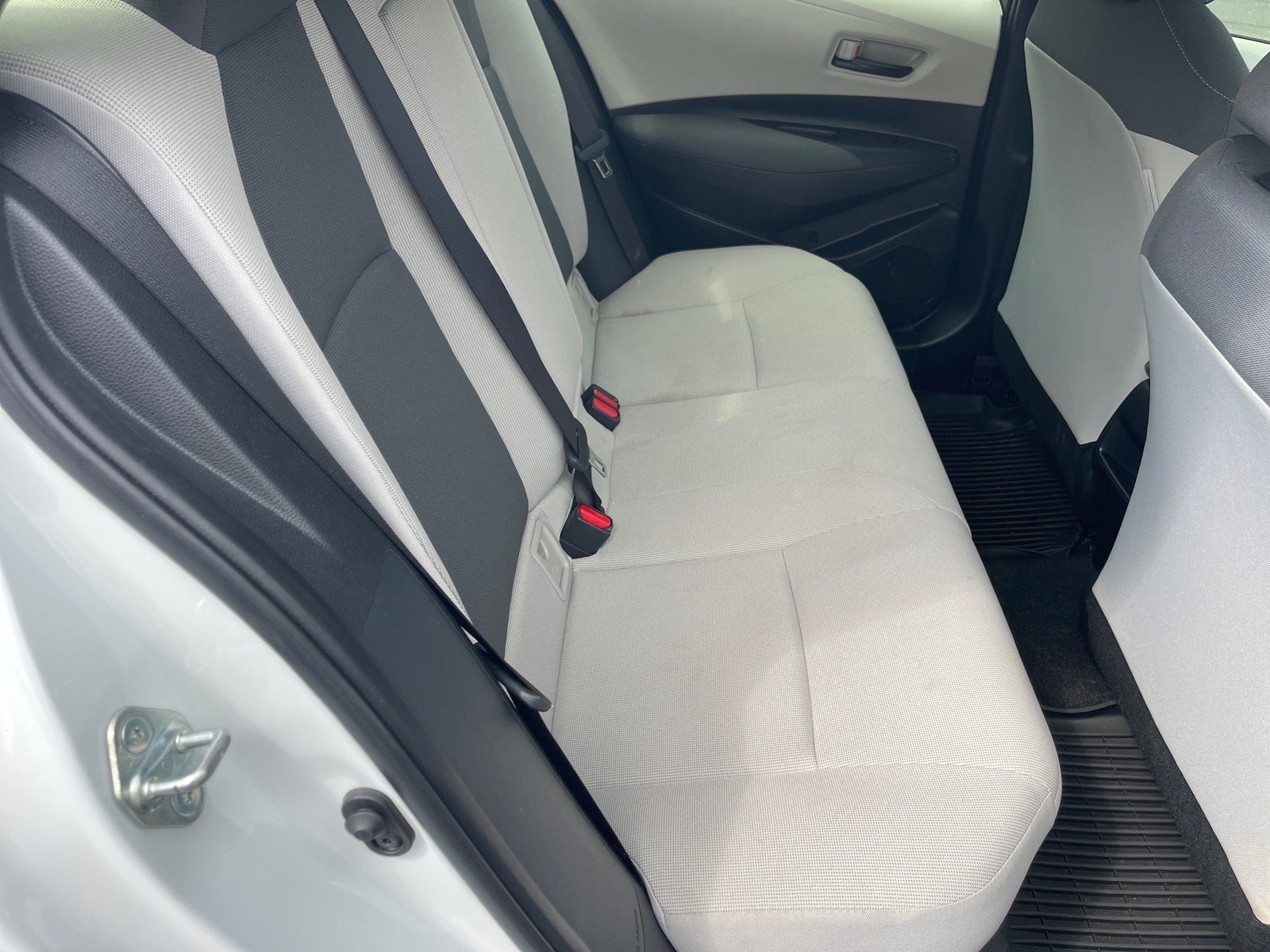 Used 2022 Toyota Corolla LE FWD image 18