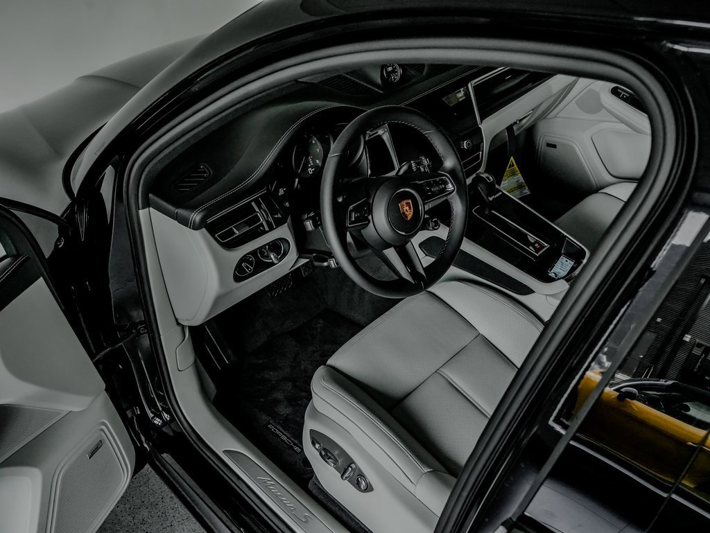 New 2026 Porsche Macan S image 4