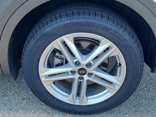 Certified 2024 Audi Q5 e Premium Plus w/ Premium Plus Package AWD/4WD image 10