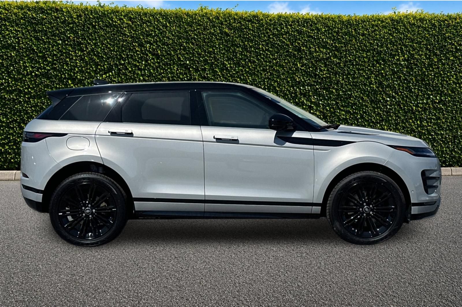 New 2026 Land Rover Range Rover Evoque Dynamic SE AWD/4WD image 7