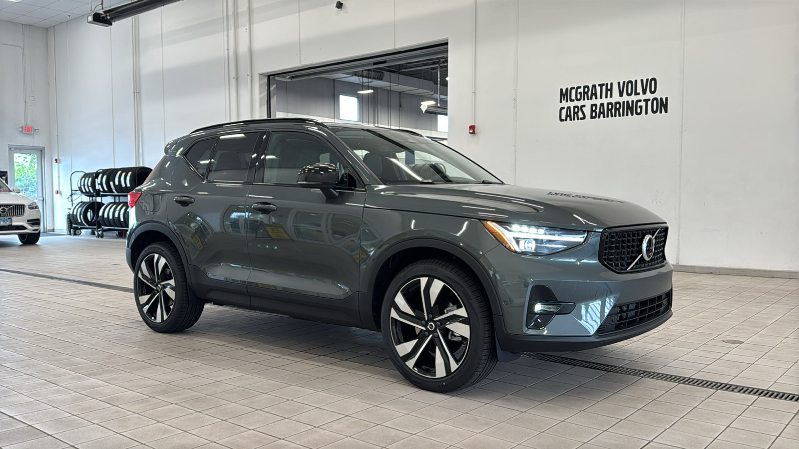 New 2026 Volvo XC40 B5 Ultra w/ Climate Package AWD/4WD image 3