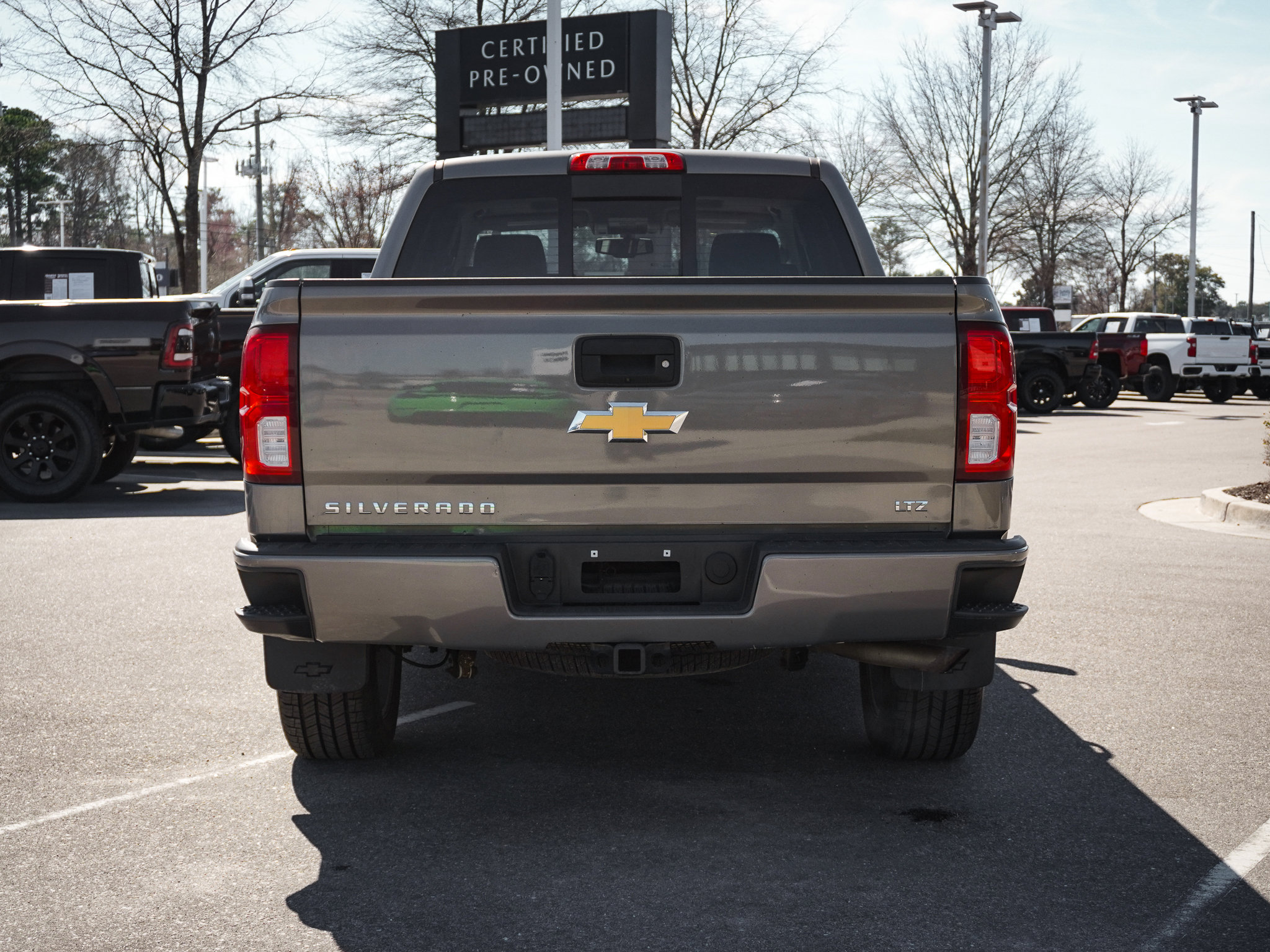 Used 2017 Chevrolet Silverado 1500 LTZ Z71 image 9