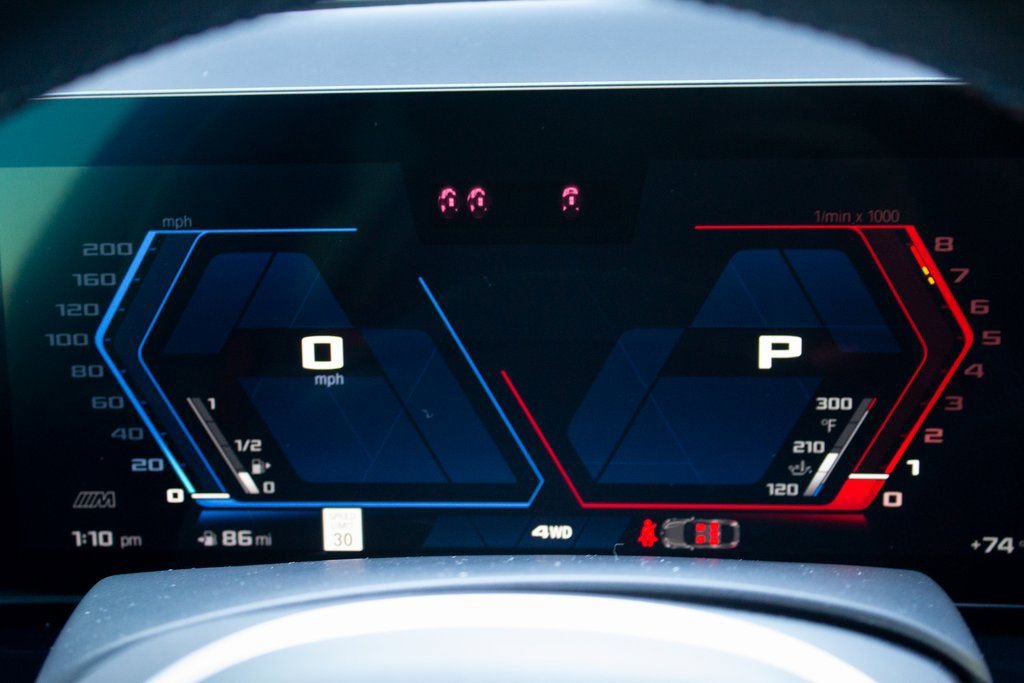 Used 2025 BMW X6 M Competition w/ Executive Package image 15