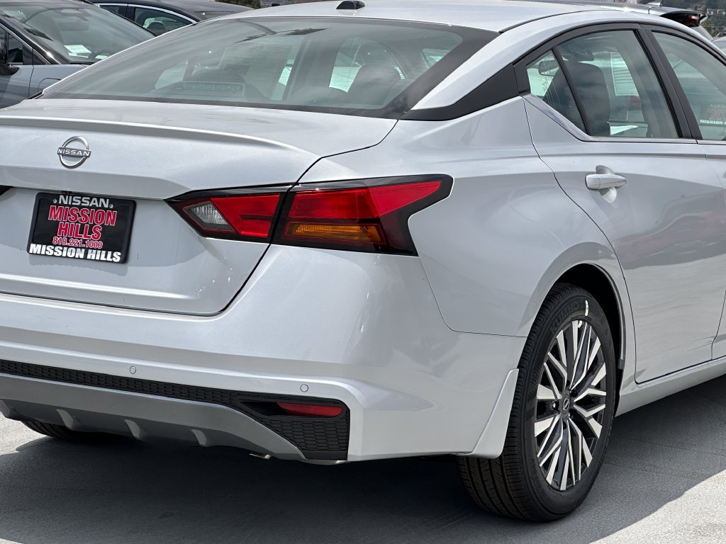 New 2026 Nissan Altima 2.5 SV FWD image 8
