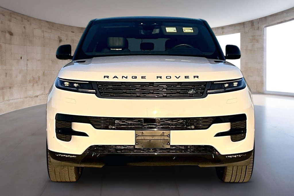 Used 2025 Land Rover Range Rover Sport SE AWD/4WD image 4