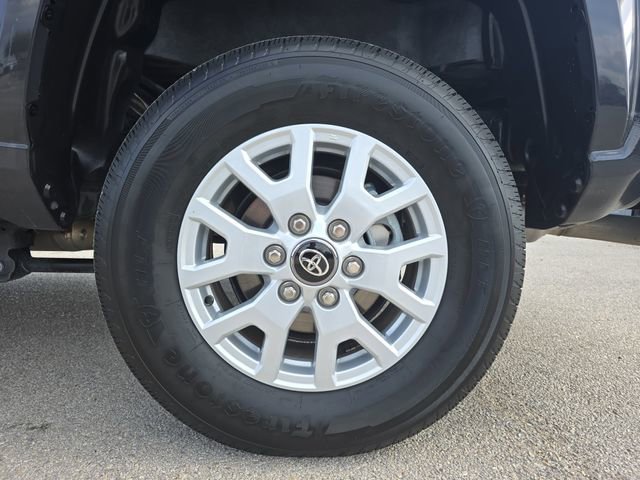 Used 2025 Toyota Tacoma SR5 image 31